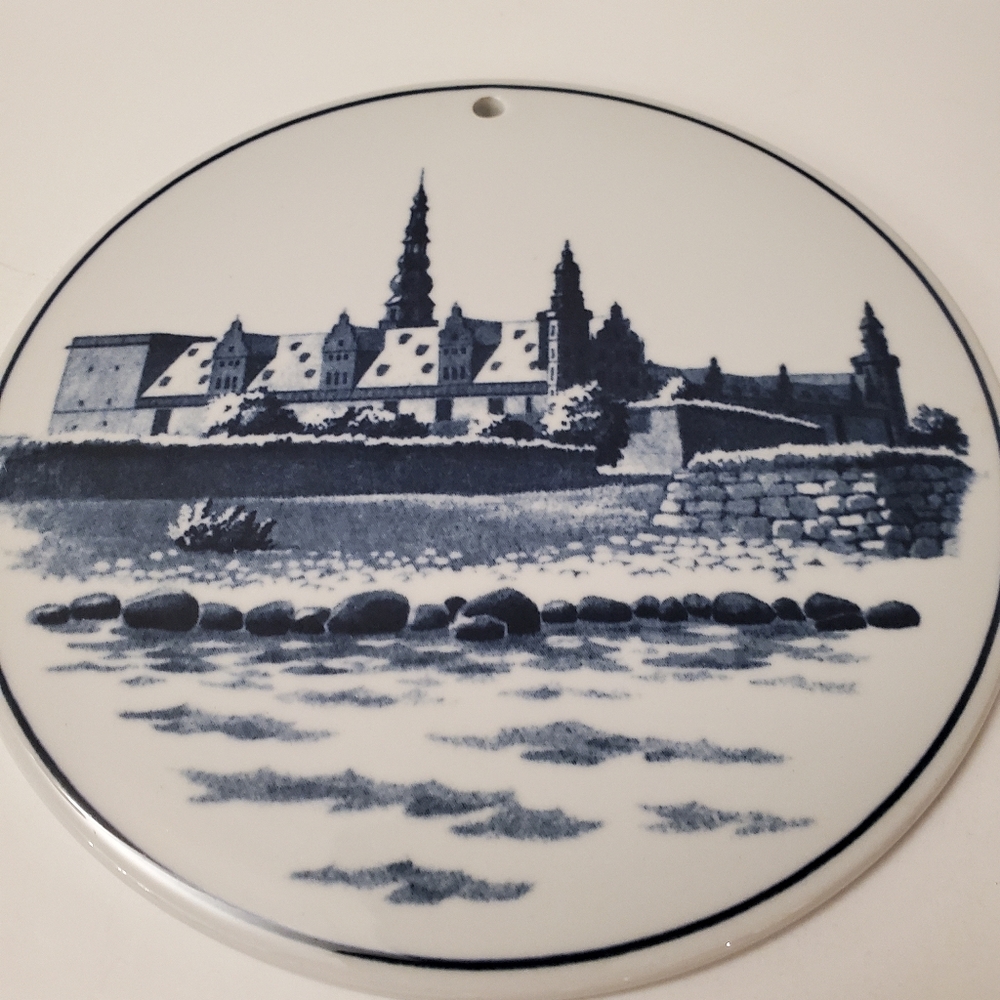 Royal Copenhagen Kronberg Castle Wall Decor Plaque Ornament Fajance 5-1665